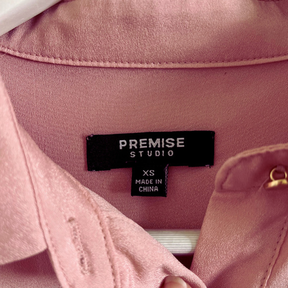 Premise Studio Women’s Blouse Pink Sz XS Long Sleeve‎ Button Up Casual - Picture 3 of 10